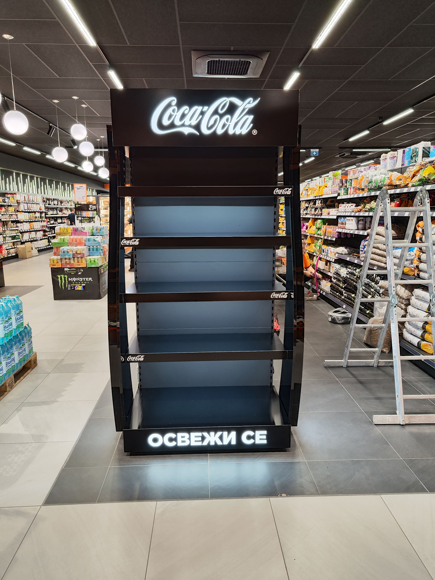 Светещ стелаж Coca Cola