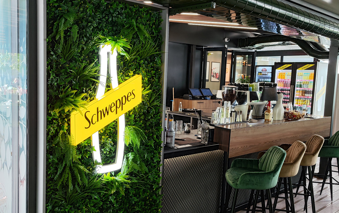 Schweppes светещо лого